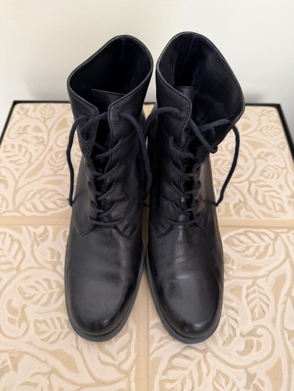 Vintage 90s Nine West Black Leather Lace Up Ankle Boota